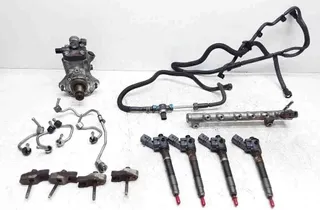 VOLVO V40 Cross Country 1 generation (2012-2020) Fuel Injector Kit 31432135,31303612 32659648