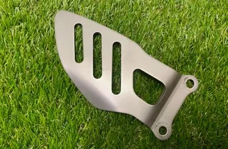 SUZUKI GSX-R Right side heat shield heat guard cover 14208900