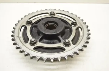 SUZUKI GSX-R Звездочка заднего колеса 33359731