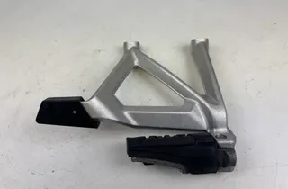 BMW R Rear right side footrest peg hanger 46718532617,46718526740,46718530633,46718556264 29402614