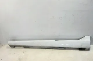 VOLVO V40 2 generation (2012-2020) Left Side Plastic Sideskirt Cover 31265846 25302033