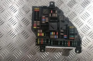 BMW 5 Series E60/E61 (2003-2010) Блок предохранителей 9234423 25721019