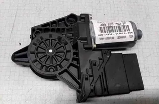 VOLKSWAGEN Passat B5 (1996-2005) Rear Right Door Window Control Motor 0130821696,3B9839752BF 32513839