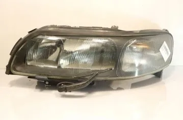 VOLVO V70 2 generation (2000-2008) Front Right Headlight 89006878 32902757