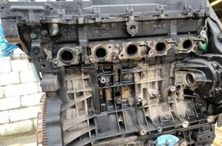 VOLVO V70 2 generation (2000-2008) Engine 30677367 33205376