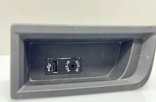 BMW 4 Series F32/F33/F36 (2013-2020) USB 9207358,105026813 31996307