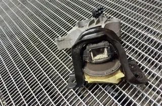 RENAULT Captur 1 generation (2013-2019) Front engine mount 112845638R 33401697