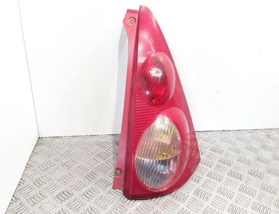 PEUGEOT 107 Peugeot 107 (2005-2014) Rear Right Taillight Lamp 815500H040 32975434