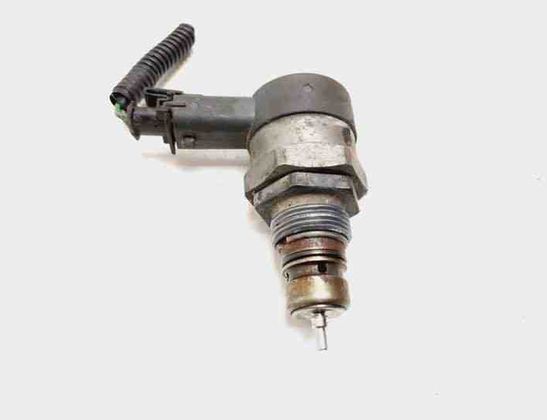 VOLVO XC90 1 generation (2002-2014) Fuel pressure regulator 30777576,24877918,0281002712 20518555