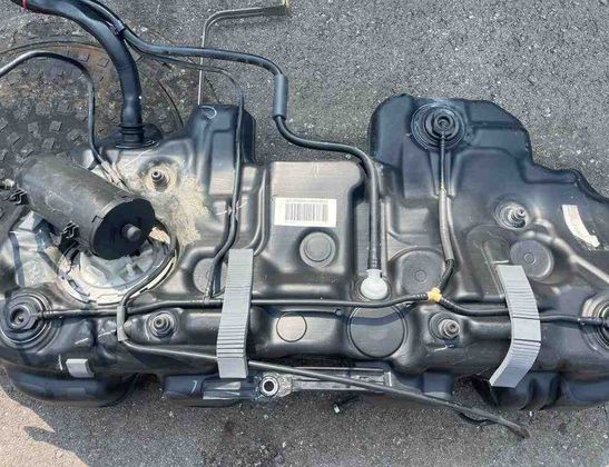 MERCEDES-BENZ CLS-Class C219 (2004-2010) Fuel Tank 32197758