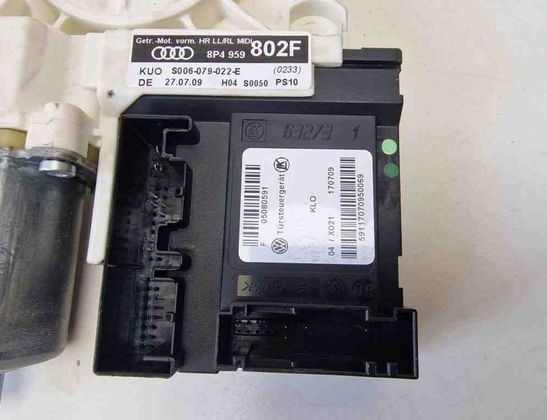 AUDI A3 8P (2003-2013) Маторчик стеклоподъемника задней правой двери 8P4959802F,0130822263 31252099