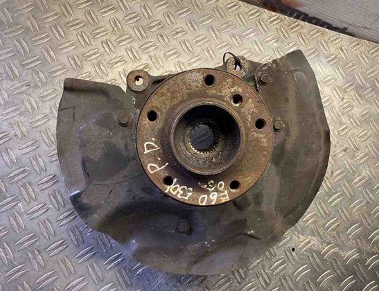BMW 5 Series E60/E61 (2003-2010) Front Right Wheel Hub 31593370