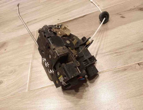 AUDI A4 B7/8E (2004-2008) Front Left Door Lock 4B1837015G 31448667