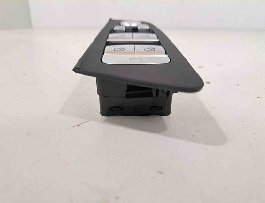 BMW 5 Series G30/G31 (2016-2023) Front Left Door Window Switch 6847099 30081179