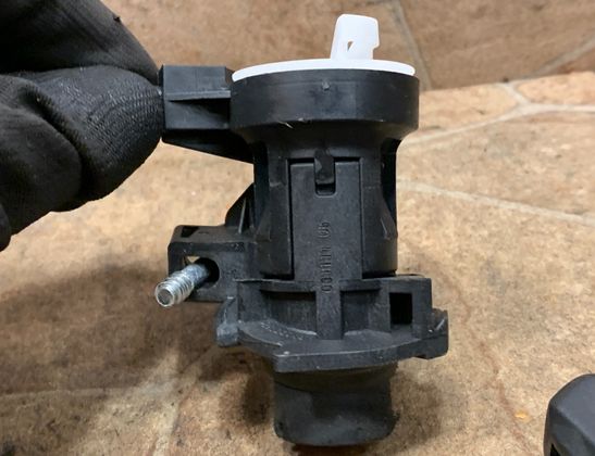 MERCEDES-BENZ C-Class W204/S204/C204 (2004-2015) Замок крышки багажника A2047500185 32805868