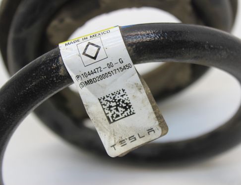 TESLA Model 3 1 generation (2017-2024) Rear Left Coil Spring 1044472-00-G 32756223