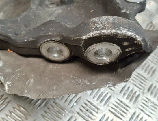 BMW 5 Series F10/F11 (2009-2017) Front Right Wheel Hub 6775769 32954047