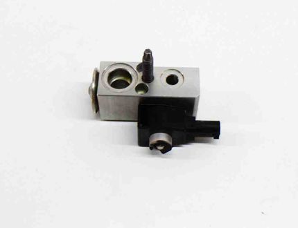TESLA Model 3 1 generation (2017-2024) Air conditioner expansion valve 1101878-00-A 11494569