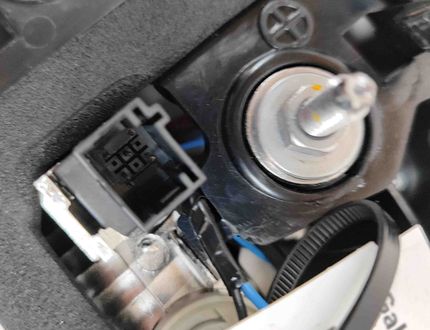 PEUGEOT 3008 2 generation (2017-2023) Фонарь крышки багажника левый 9810477880 22736531