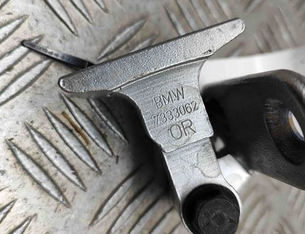 BMW 5 Series G30/G31 (2016-2023) Front Right Door Hinge 7333062 22875564