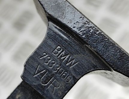 BMW iX I20 (2021-2024) Right front door hinge kit 7333062,7333060 32998522