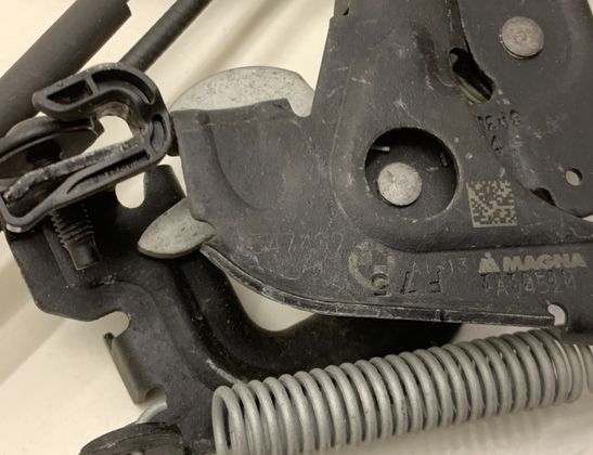 BMW X7 G07 (2018-2024) Замок капота 3038581B,7418204 32954196