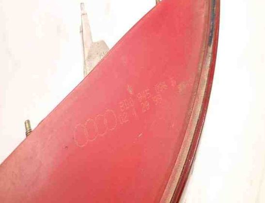 AUDI A4 B5/8D (1994-2001) Rear Right Taillight Lamp 8D0945096F 27162370