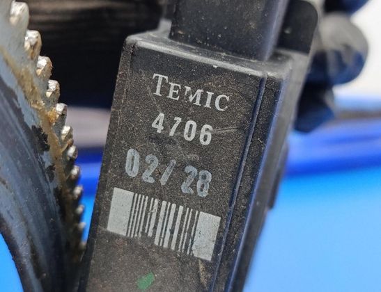 OPEL Corsa C (2000-2006) Стеклоподъемник передней правой двери 24466596 33067047