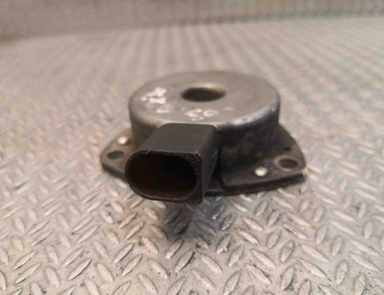 MERCEDES-BENZ C-Class W203/S203/CL203 (2000-2008) Camshaft Cylinder Head Magnet 2710510177 14807012