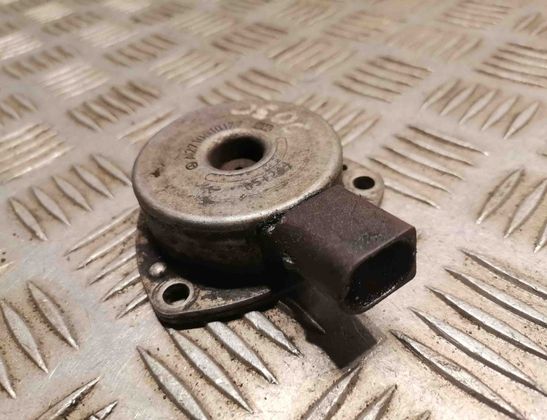 MERCEDES-BENZ C-Class W203/S203/CL203 (2000-2008) Camshaft Cylinder Head Magnet 2710510177 17860264