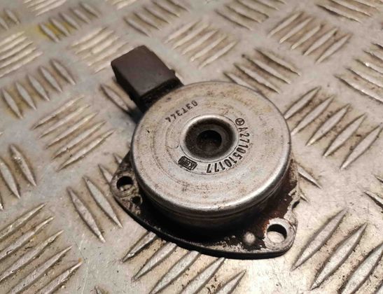 MERCEDES-BENZ C-Class W203/S203/CL203 (2000-2008) Camshaft Cylinder Head Magnet 2710510177 17864367