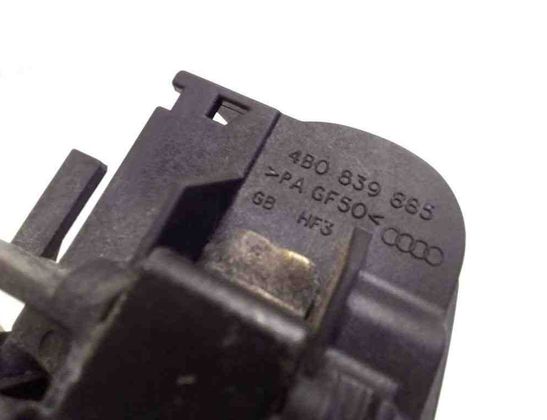 AUDI A3 8P (2003-2013) Наружная ручка боковых левых дверей 4B0839885 30820989