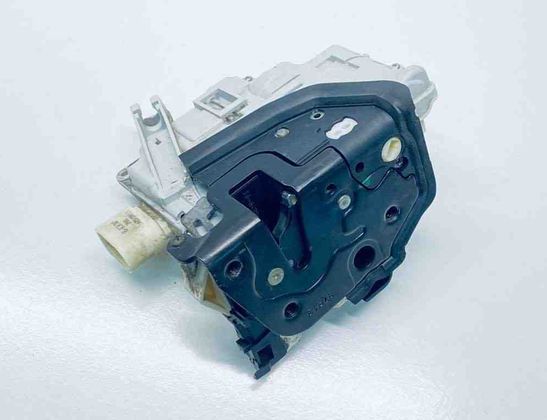 VOLKSWAGEN Touareg 2 generation (2010-2018) Замок задней правой двери 4G0839016 30695464