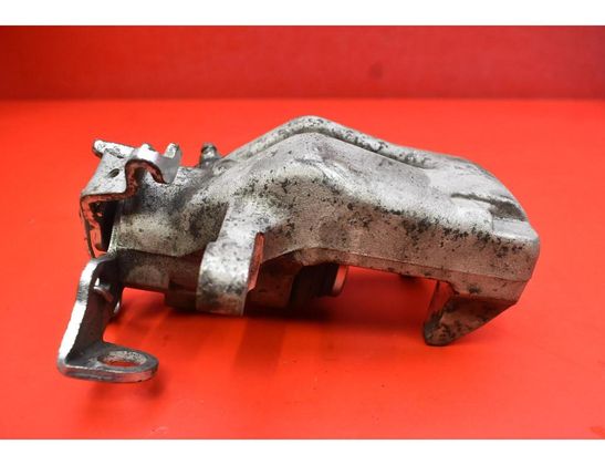 PEUGEOT задний правый суппорт CZH1137 32755483