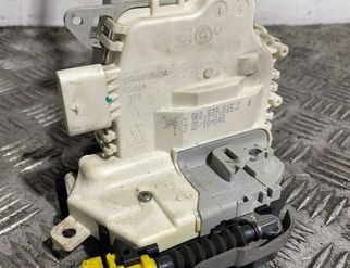 AUDI A8 D2/4D (1994-2002) Замок задней левой двери 8K0839015F,8K0839015C 32963573