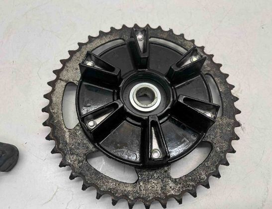 YAMAHA XSR Rear sprocket carrier hub 32702633