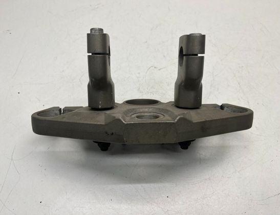 YAMAHA XJ Upper triple tree fork clamp top yoke 32745425