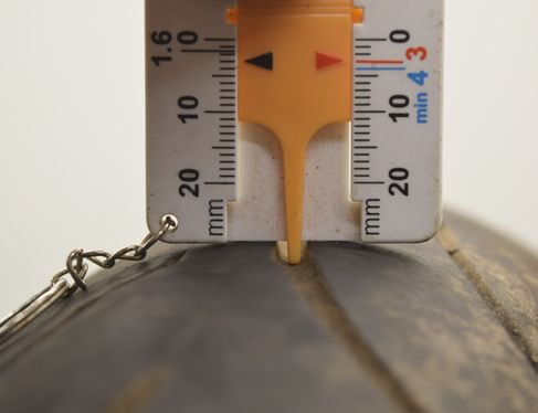 SUZUKI GSX-R Front tire 32798502