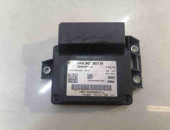 VOLKSWAGEN Passat B7 (2010-2015) Блок управления ручным тормозом 25726582