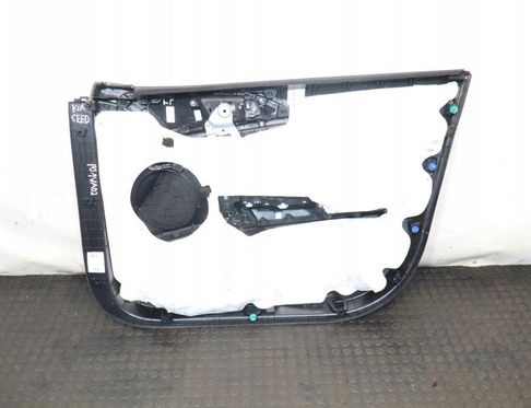 KIA Cee'd 3 generation (2018-2020) Front Right Door Panel 32891018