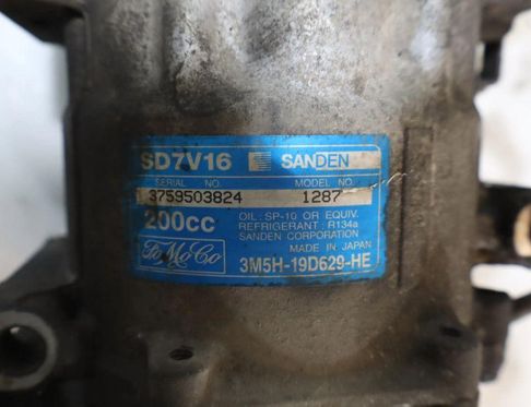 VOLVO V50 1 generation (2003-2012) Hасос кондиционера 32897291