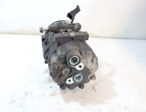 VOLVO V50 1 generation (2003-2012) Hасос кондиционера 32897291