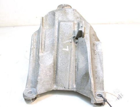 AUDI Q5 8R (2008-2017) Кронштейн двигателя левой стороны 32947161