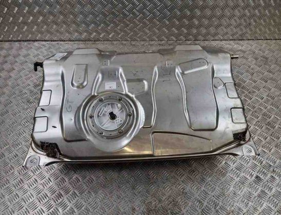 MERCEDES-BENZ AMG GT C190 (2014-2023) Топливный бак 32584957